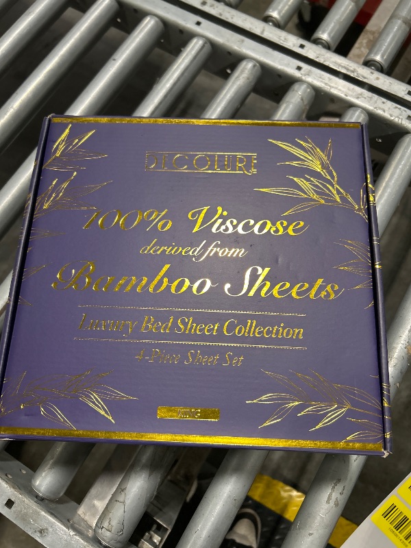Photo 1 of ***MISSING PARTS**** DECOLURE 100% Viscose Derived from Bamboo Sheets King Size - Luxury 4 Pc Naturally Cooling Sheets, Ultra Soft Bed Set - Deep 17" Pockets, Durable Double Stitching, Oeko Tex Standard (Creme)