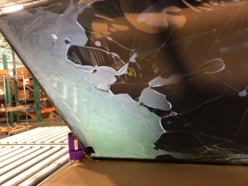 Photo 1 of ***BROKEN***
Roku Smart TV – 55-Inch Select Series, 4K HDR TV – Roku TV with Enhanced Voice Remote – Flat Screen LED Television with Wi-Fi for Streaming Live Local News, Sports, Family Entertainment