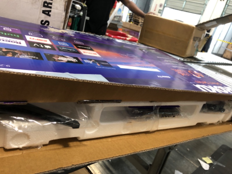 Photo 1 of ***BROKEN***

Roku Smart TV – 40-Inch Select Series, 1080p Full HD TV – Roku TV with Voice Remote – Flat Screen LED Television with Wi-Fi for Streaming Live Local News, Sports, Family Entertainment