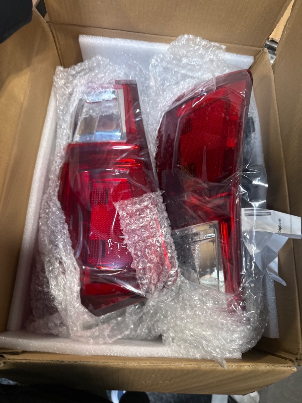 Photo 1 of *MAJOR DAMAGE*
CONLLCON Tail Lights Assembly Compatible with 2016-2023 Tacoma Red, Rear Light Taillights Replacement # 8156004170 TO2800197 8155004170 TO2801197