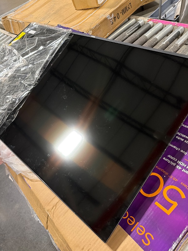 Photo 1 of *FOR PARTS ONLY*
**NO POWER CABLE**
Roku Smart TV 2025 – 50-Inch Select Series, 4K HDR TV – Roku TV with Enhanced Voice Remote