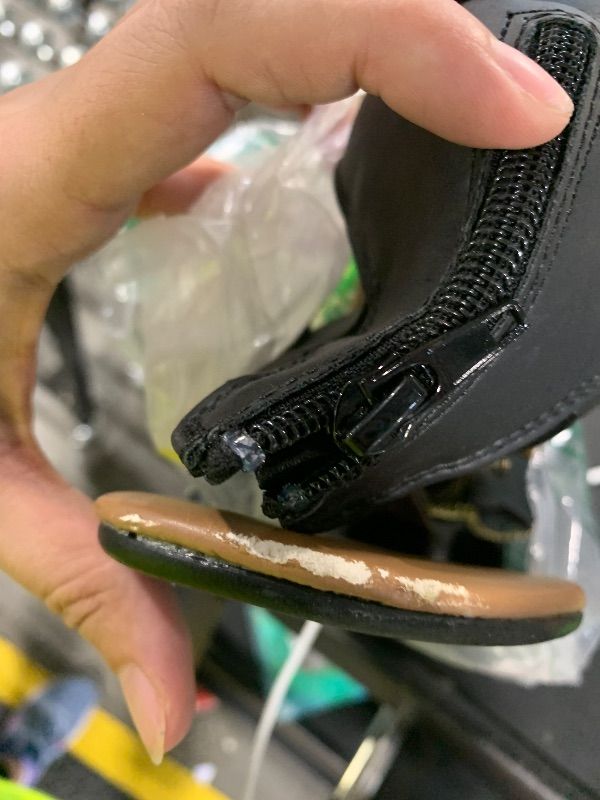 Photo 1 of ***MINOR DAMAGE*** Colgo Thong Flat Sandals with Chain, Ankle Strap Zip Closure Flat Sandals, Women's Casual Sandals for Summer Party (Black/Sdl,6)