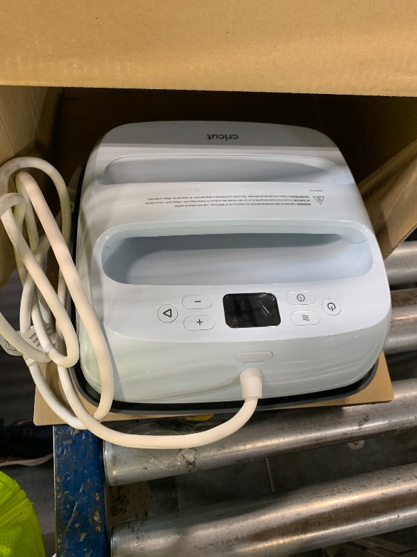 Photo 1 of **SOLD AS IS NO REFUND/RETURN** SEE COMMENTS!~
Cricut EasyPress® 3-9 in x 9 in
