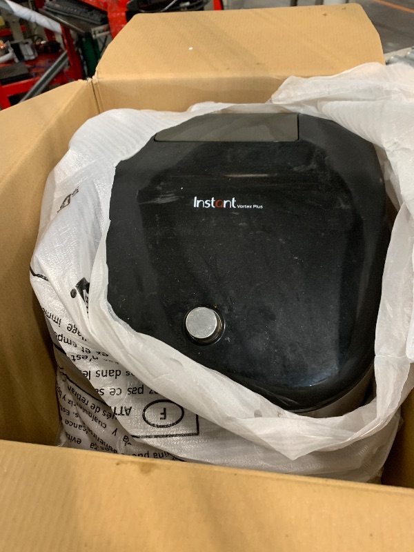 Photo 1 of **ITEM IS DIRTY**
Instant Pot Vortex Plus 6QT Air Fryer with Odor Erase Technology,6-in-1 Functions that Crisps,Roasts, Broils,Dehydrates, Bakes & Reheats, 100+In-App Recipes, from the Makers of Instant Pot,1700W,Black
