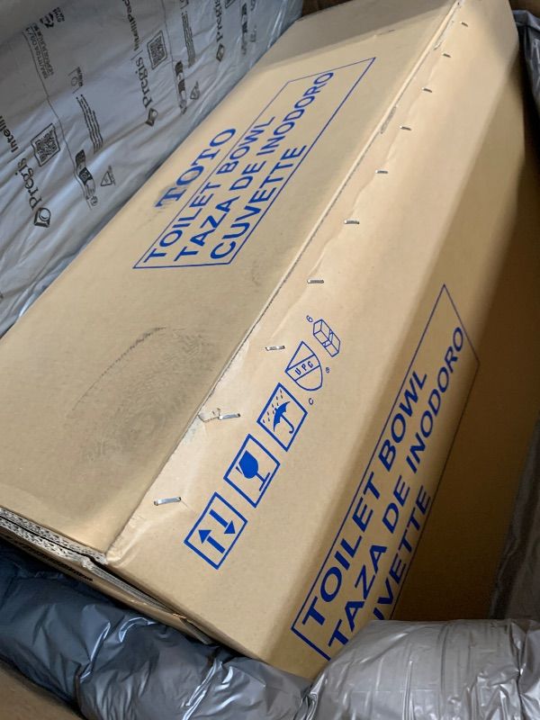 Photo 1 of ***FINAL SALE NO RETURN***MISSING PARTS***TOTO Drake Transitional Two-Piece Elongated 1.28 GPF Universal Height TORNADO FLUSH Toilet with CEFIONTECT, Cotton White - CST786CEFG#01