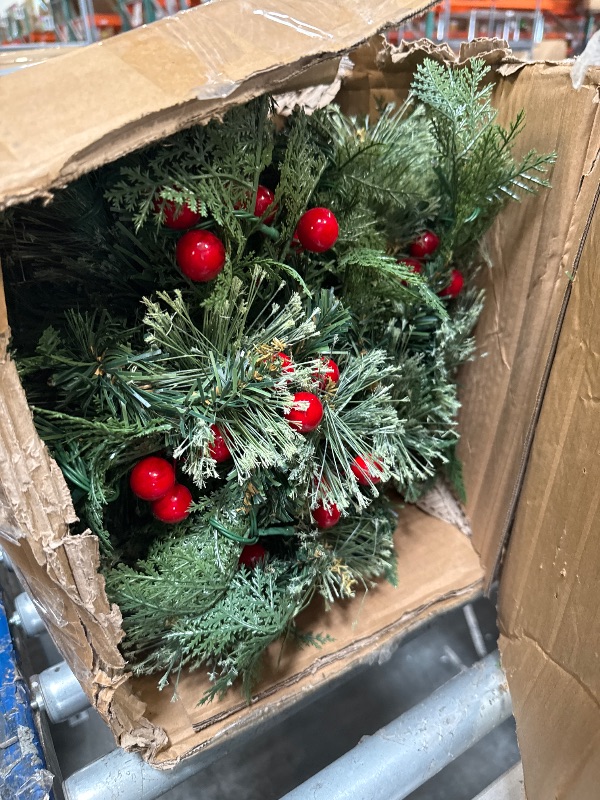 Photo 1 of **UNTESTED**
YITAHOME 6ft Prelit Carolina Pine Christmas Tree with Remote, Artificial Green Hinged Christmas Tree w/ 720 Mixed Tips & Pine-Needles, 36 Pinecones, 30 Red Berries, 300 Lights & 11 Modes