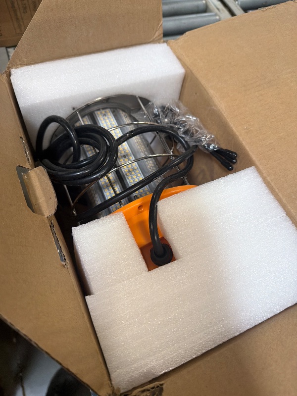 Photo 1 of **DIRTY**
400W LED Temporary Work Light,Portable Hanging Construction Work Light,5000K 56000LM,with ON/Off Button & Hook Jobsite Lighting
