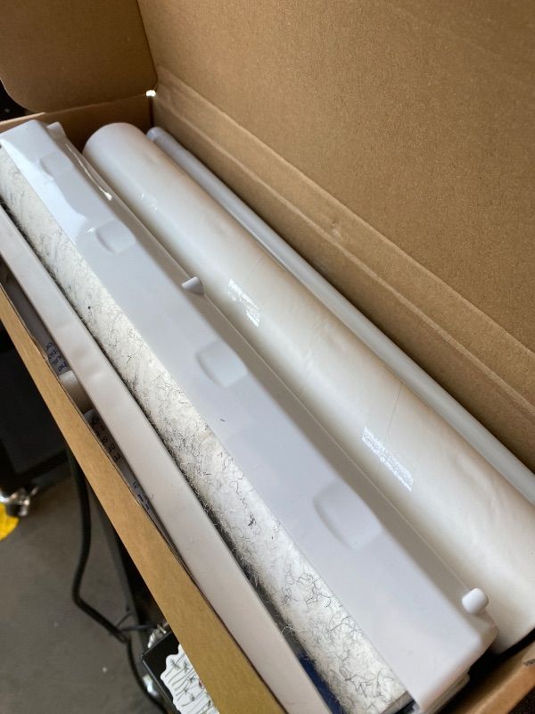 Photo 1 of **UNTESTED**
14.17" Extra-Wide Lint Roller Kit with 5 Refills & Dust Cover | Reusable Pet Hair Remover for Furniture, Car, Clothes | Extendable Handle (100 Sheets/Roll?Toyal 500 Sheets)