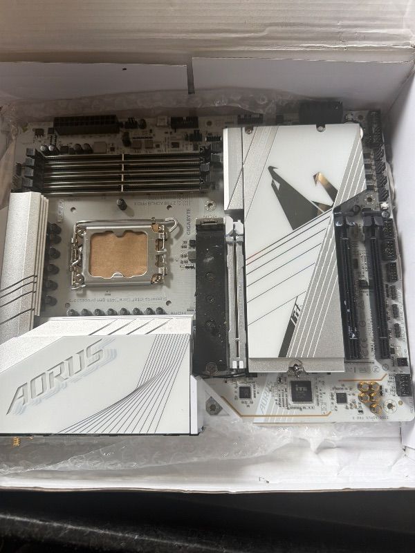 View 5 of *FOR PARTS ONLY*
Gigabyte Z790 AORUS PRO X Motherboard - Supports Intel 14th Gen CPUs, 18+1+2 Phases VRM, up to 8266MHz DDR5 (OC), 1xPCIe 5.0 + 4xPCIe 4.0 M.2, Wi-Fi 7, 5GbE LAN, USB 3.2 Gen 2x2