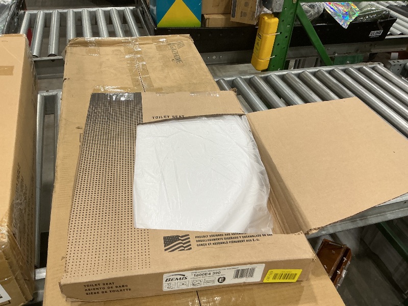 View 3 of *MINOR DAMAGE - USED*
Bemis Ashland Modern Wood Toilet Seat with Decorative Edge, Slow Close, Secure Hinges, Made in USA, Elongated, Cotton White