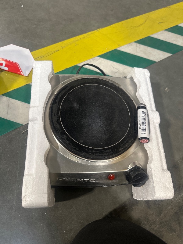 Photo 1 of ***USED**
OVENTE Electric Countertop Single Burner, 1000W Cooktop with 7.25 Inch Cast Iron Hot Plate, 5 Level Temperature Control, Compact Cooking Stove and Easy to Clean Stainless Steel Base, Silver BGS101S