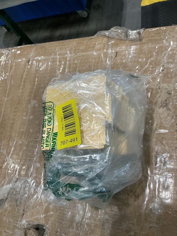 Photo 1 of 100 Pcs Mini Cake Boards 3.5 x 3.3 Inch,Gold Square Cake Cardboard Cupcakes Base for Desserts, Pastries, Mousse, Food Grade Disposable Cake Display Board for Wedding,Party Bakin,Birthday,Cake DIY