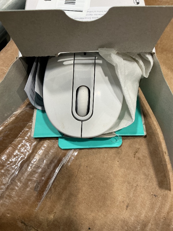 Photo 1 of *UNTESTED*
Logitech Wireless Mouse Signature M650 - Small to Medium Sized Hands, Right Handed, 2-Year Battery, Silent Clicks, Customizable Buttons, Bluetooth, PC/Mac?Chromebook - Off White