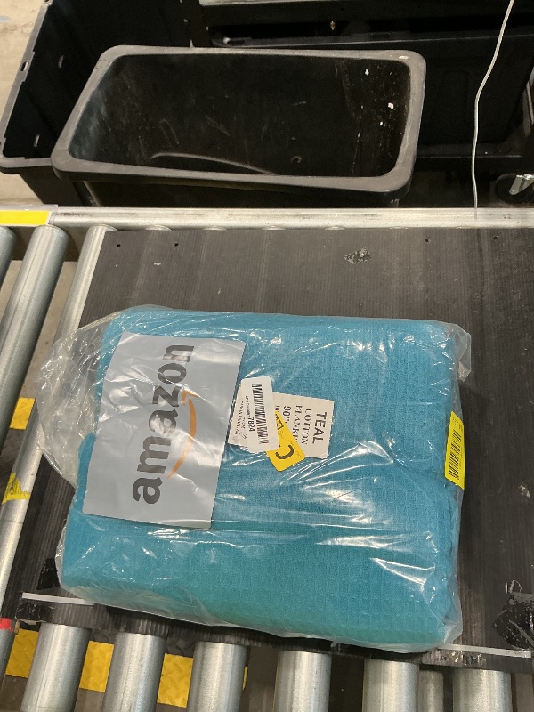 Photo 1 of 100% Cotton Blankets for Bed - Waffle Weave Blankets for Summer, Lightweight and Breathable Soft Woven Blanket for Spring (Teal, Queen (90" x 90"))