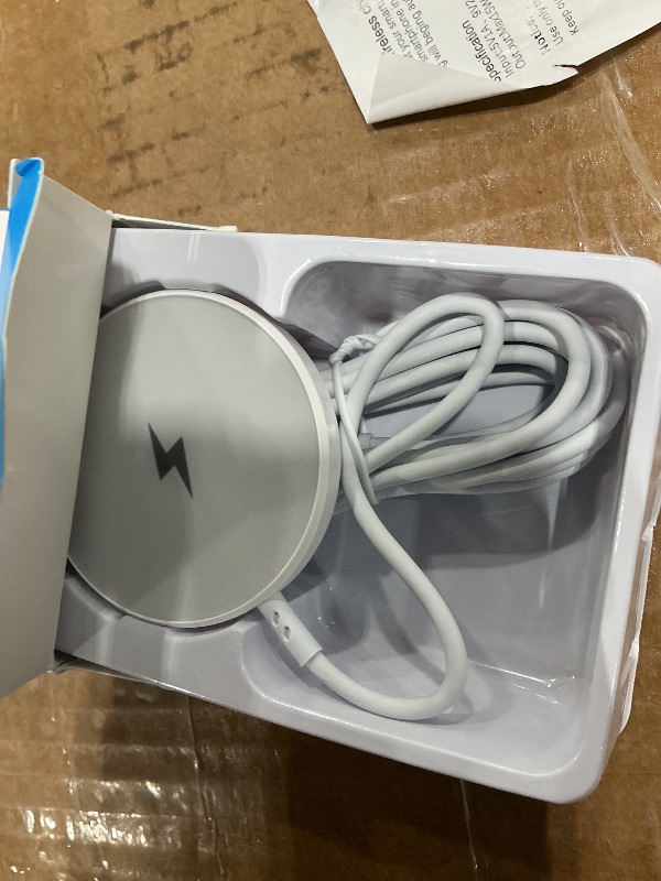 Photo 1 of [Apple MFi Certified]Magnetic Wireless Charger Apple Mag Safe Charger,15W 6FT Fast Wireless Charging Pad for Apple iPhone 16 Pro Max/16 Pro/16 Plus/15 Pro Max/14/13/12/AirPods3/2/Pro/Pro2,Charging Pad