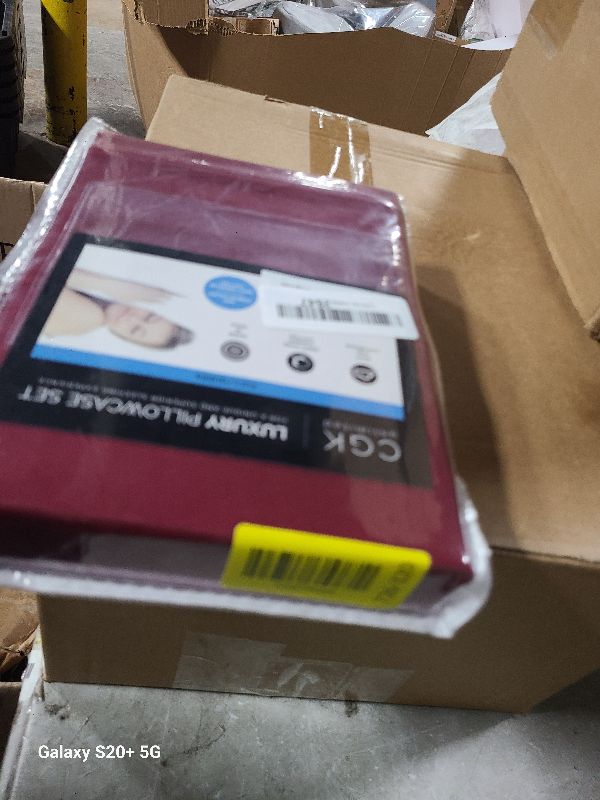 Photo 1 of 100% Cotton Pillow Cases Queen Size - Cooling, Breathable and Soft Pillowcase Covers Set of 2 - 400 Thread Count Cotton - Wrinkle Free - Machine Washable Protectors - Luxury Hotel Bedding - Burgundy