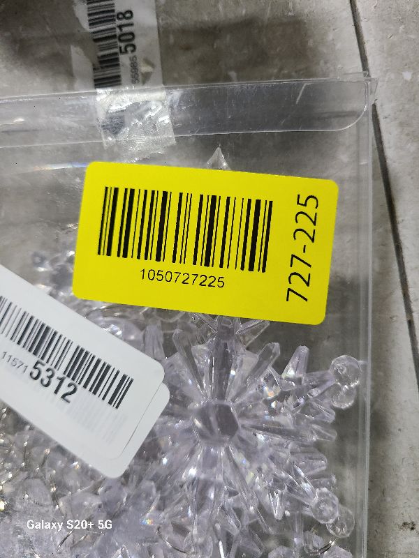 Photo 1 of 18pcs Crystal Christmas Ornaments for Tree Decorations-Hanging Acrylic Snowflake Icicle Ornaments with Drop Pendants for Winter Wonderland Chandelier Crystals Decorations Supplies