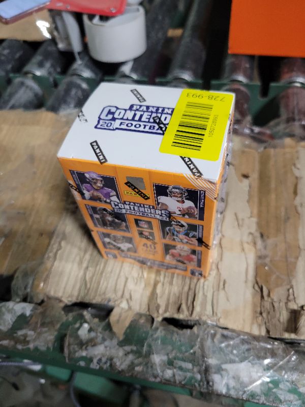 Photo 1 of 2024 Panini Contenders Football Trading Card Blaster Box (1 One Autograph or Memorabilia Card Per Box)