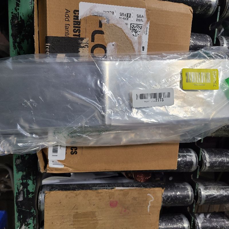 Photo 1 of 2 Pcs Gutter Valley Splash Guards,Rain Gutter Valley Roofing Gutter Guards, Diverter Roof Rain Diverter for House Shingle Roofs Corner (2)