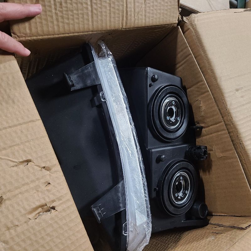 Photo 1 of A&P Headlight Assembly for 2003 2004 2005 2006 Silverado Avalanche 1500 2500 3500 1500HD 2500HD Headlights Chrome Housing Clear Lens