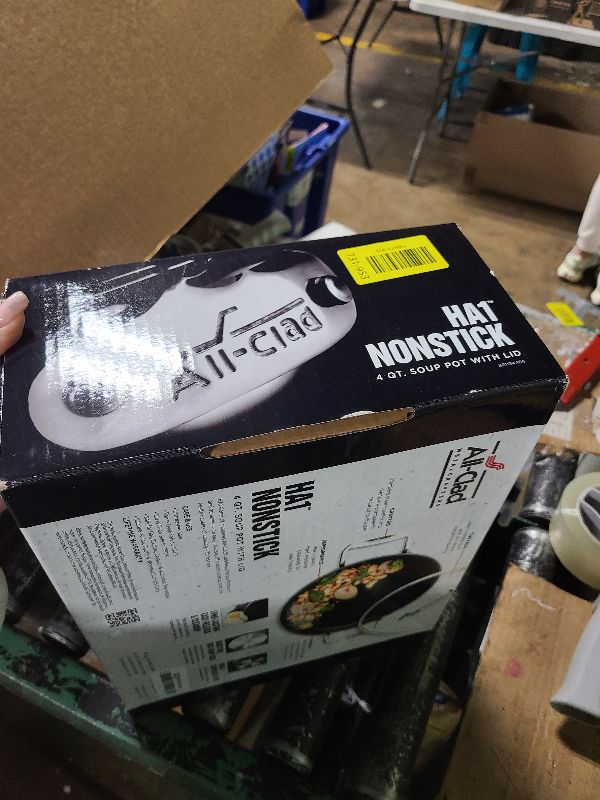 Photo 1 of **MSRP 119.95**All-Clad HA1 Hard Anodized Nonstick Stockpot 4 Quart Induction Oven Broiler Safe 500F, Lid Safe 350F Pots and Pans, Cookware Black **MISSING LID**