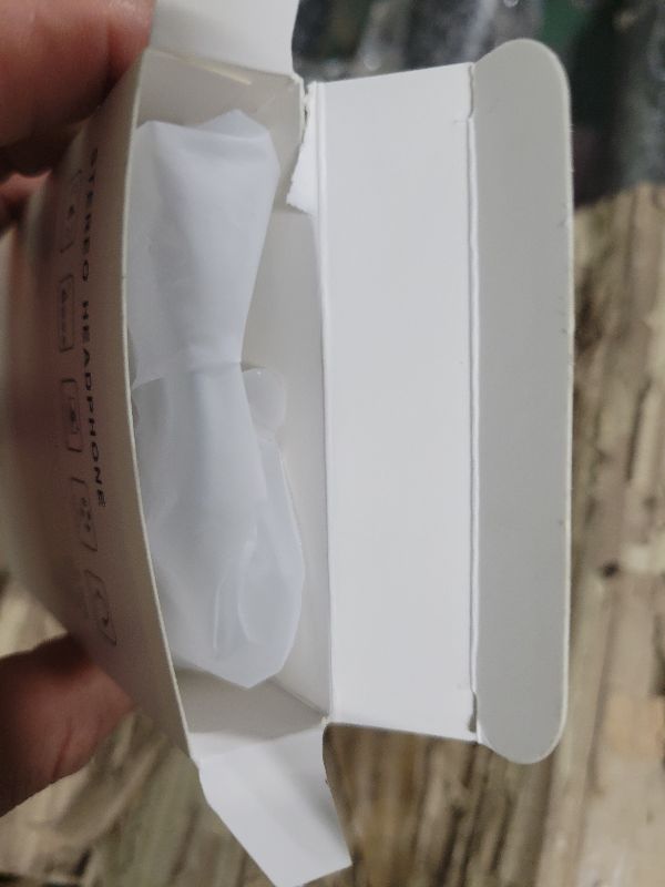 Photo 1 of [Plug and Play] 2 Pack for iPhone Headphones Wired Earbuds/Earphones with Built-in Microphone & Volume Control HiFi Stereo Nosie Reduction for iPhone 14 13 12 11 Pro Max XS XR X 8 7 6, Support All iOS