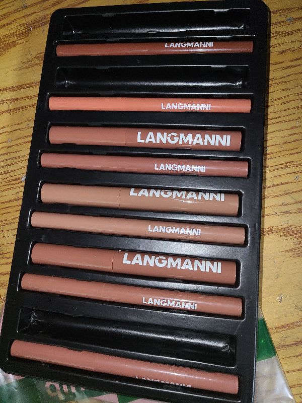 Photo 1 of 12Pcs Matte Lipstick + Lip Liner Pens Lip Combo Sets, Creamy Matte Lip Makeup Kit Long-Lasting Waterproof, Smudge-Proof Highly Pigmented Formula, Neutral & Nude Shades Makeup Set (Everyday Nudes Set)