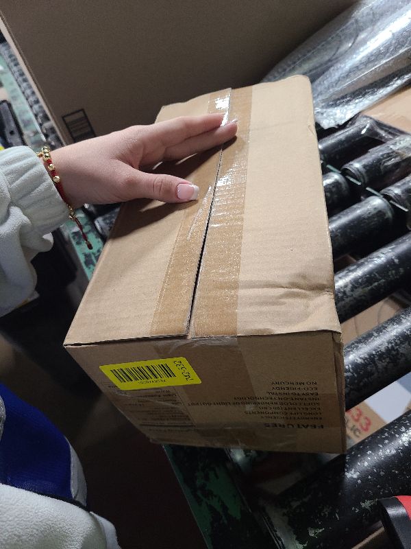 Photo 1 of 100 Pack C9 Led Christmas Lights Bulb, C9 Replacement LED Christmas Lights Outdoor Bulb, C9 Shatterproof Led Bulb for Christmas String Lights, E17 Base, Commercial Grade 2200K Warm White Bulbs