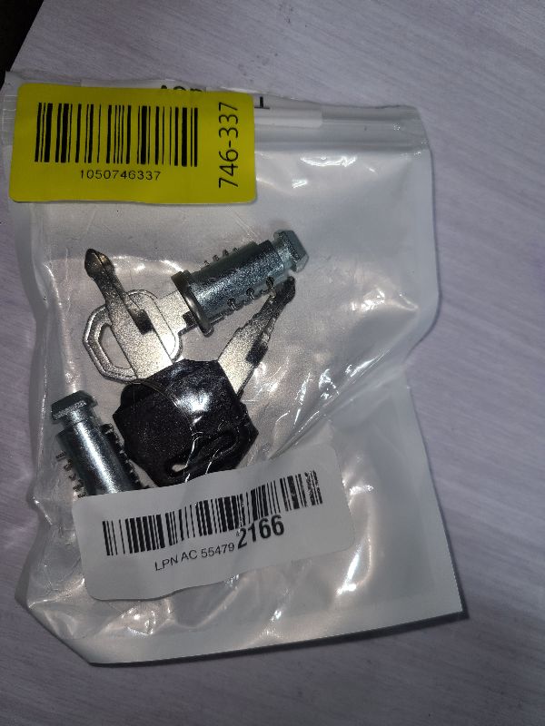 Photo 1 of 2 Pack Lock Cores with Keys Compatible with Thule One-Key System, Lock Cylinder with Key for Bike Rack, Roof Cargo, Ski Rack, Towers (2) (2)