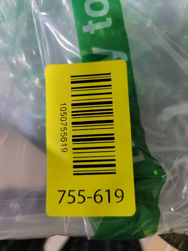 Photo 1 of 18pcs Crystal Christmas Ornaments for Christmas Tree Decorations-Green Hanging Acrylic Snowflake and Icicle Ornaments with Drop Pendants for New Year Party Decorations Supplies