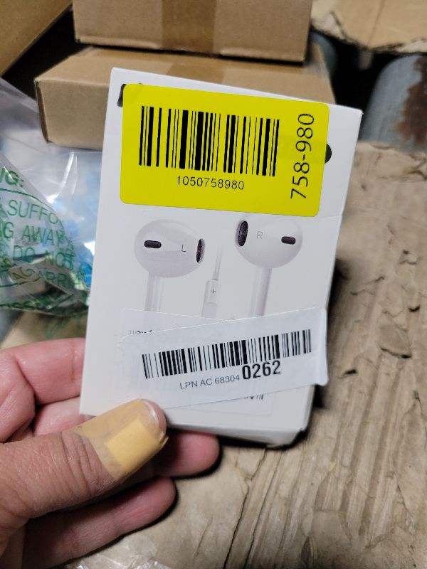 Photo 1 of 2 Pack Wired Headphones for iPhone Earbuds with Built-in Microphone & Volume Control Nosie Reduction Earphones Headsets Compatible with iPhone 14 13 12 11 Pro Max XS XR X 8 7, Support All iOS System