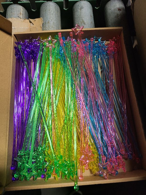 Photo 1 of 100 Pieces 9.1 Inch Swizzle Sticks Cocktail Stirrers Plastic for Bar Disposible Plastic Star Top Crystal Swizzle Sticks (Multicolor)