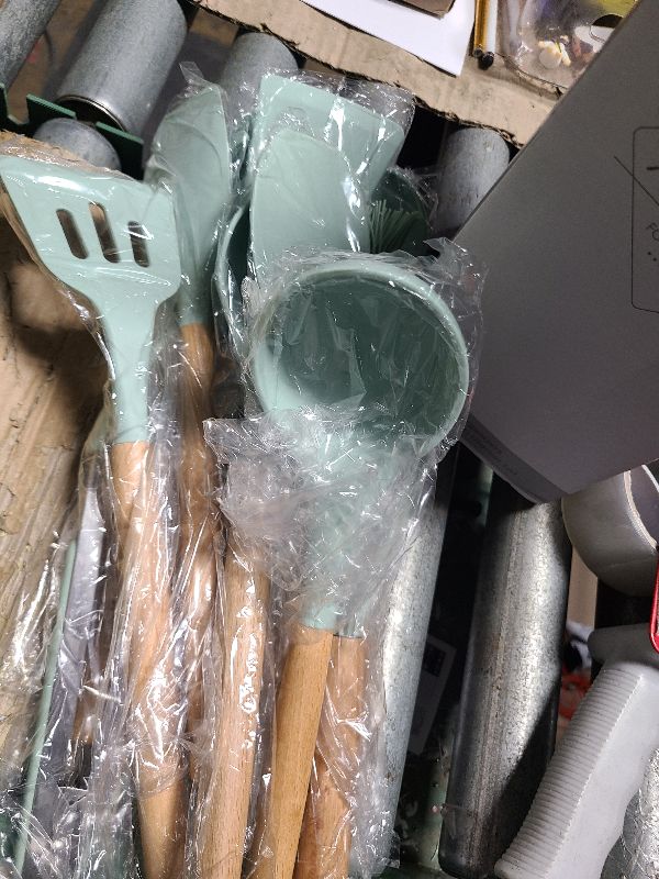 Photo 1 of 12PCS Silicone Cooking Utensils Kitchen Utensil Set Kitchen Silicone Utensil Set Spatula Set, Silicone Utensils Cooking Utensil Set Spatula Turner Set (Green)