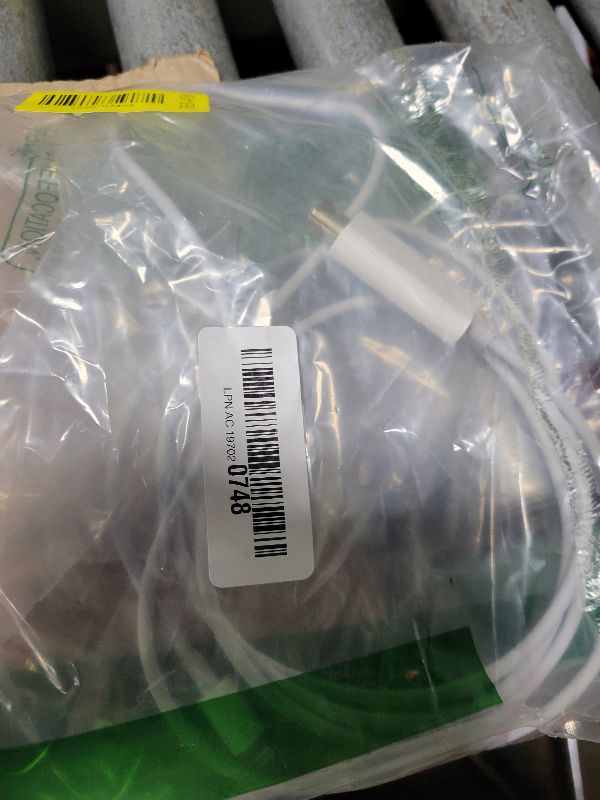 Photo 1 of [Apple MFi Certified] Apple Lightning to HDMI Cable Adapter for iPhone to TV, 1080P Digital AV Adapter Sync Screen Connector Compatible for iPhone 14 13 12 11 Pro Max XS XR X 8 to TV Projector Monitor