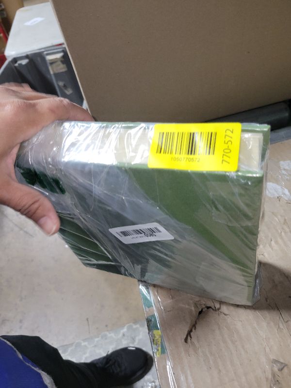 Photo 1 of 

KOLO Small Photo Album 4x6 200 Photos Linen Cover Picture Book with Horizontal Pockets for Wedding Family Anniversary and Baby (Green)
