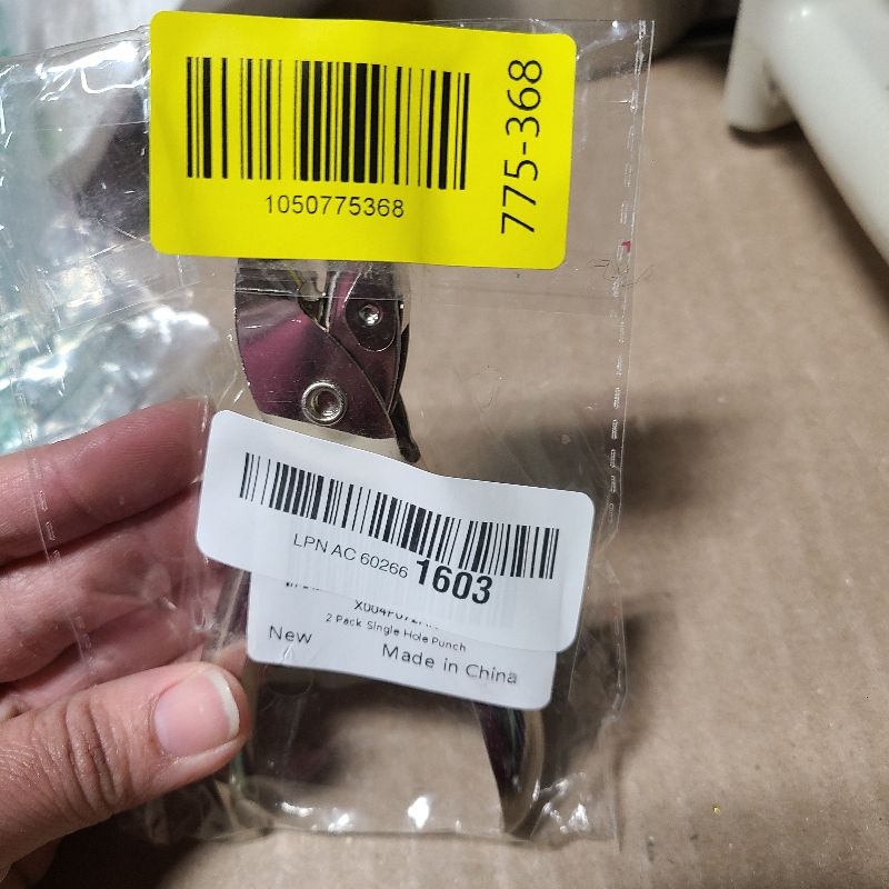 Photo 1 of 2 PCS Hole Punch,1/4 Inch Single Hole Puncher with 8-Sheet Capacity,Durable One Hole Paper Punch,Create Circle Hole Punch for Crafts,Gift Tags,Tickets & Scrapbooks by YUIOASE (1Pcs)