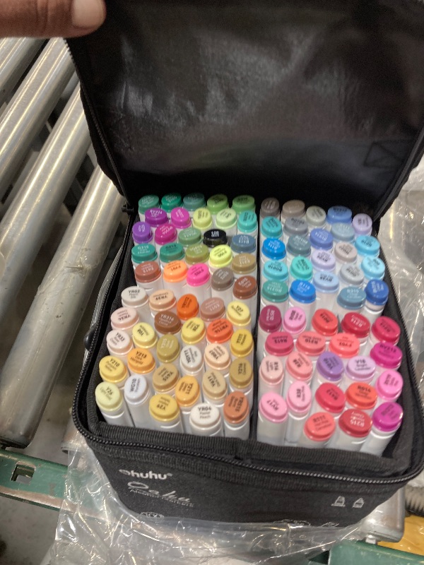 Photo 1 of Ohuhu Alcohol Markers Double Tipped Art Marker Set for Artists Adults Coloring Sketch Illustration - Chisel & Fine Dual Tips - 100 Colors - Oahu Series of Ohuhu Markers - Refillable Ink