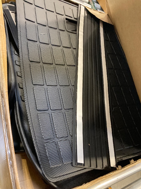 Photo 1 of Flor mats and cargo line 2018-2024 ford expedition 8 seat with 2nd row