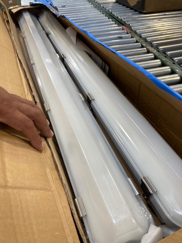 Photo 1 of 4FT LED Vapor Tight Light 60W/50W/40W,3000K/4000K/5000K CCT Selectable 7800lm (150W Eq.) IP65 Waterproof Outdoor Shop Light LED Vapor Proof Fixture for Garage Shop Barn Basement ETL 4-Pack