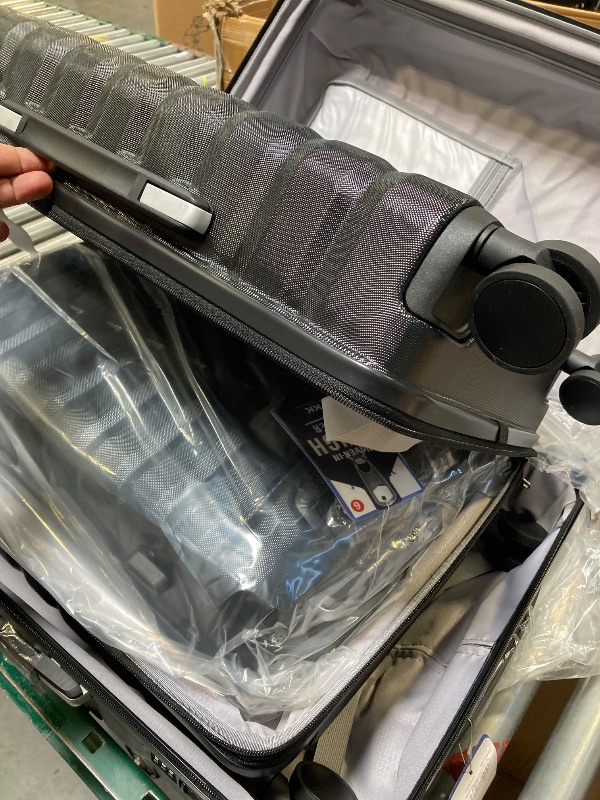 Photo 1 of Lightweight luggage with spinner wheels , sheel 3pcs  suitcase 