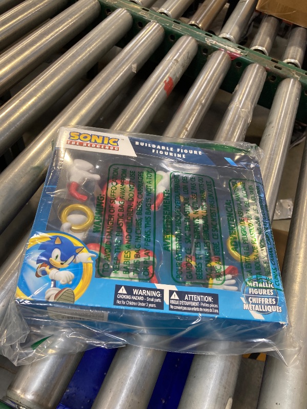 Photo 1 of Official Sonic The Hedgehog Metallic Knuckles & Shadow 4? Action Figures – Buildable, Interchangeable Arms & Accessories, Collector Window Box