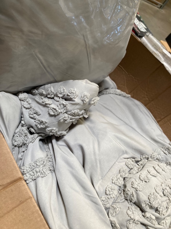 Photo 1 of Bed quilt and sheet cover  with pillow cases grey 