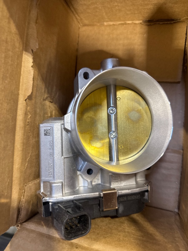 Photo 1 of ACDelco GM Genuine Parts 217-3156 Fuel Injection Throttle Body with Throttle Actuator