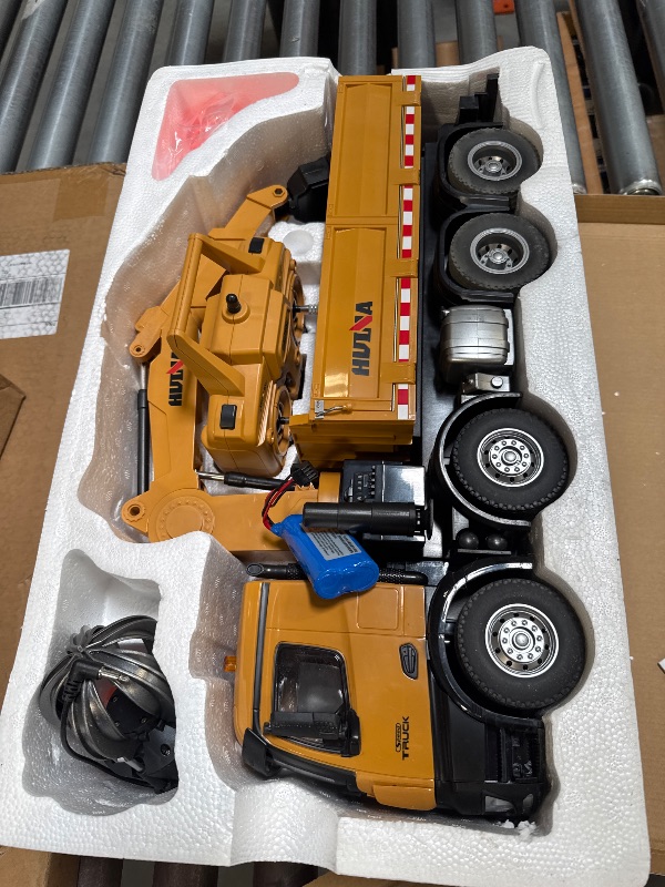Photo 1 of 26CH Remote Control Dump Truck, 4 in 1 RC Dump Truck Wood Grabber Toy, Heavy Duty Construction Toys Vehicle, Birthday Gifts Ideas for Kids Adults, 1/14 Scale Trucks
