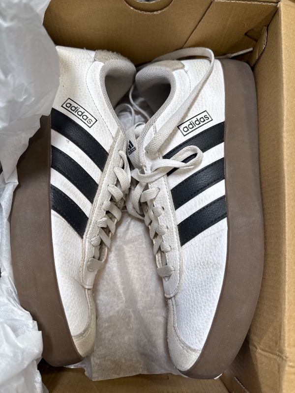 Photo 1 of adidas Unisex-Adult Samba Indoor, White/Black/Vivid Red, 8.5