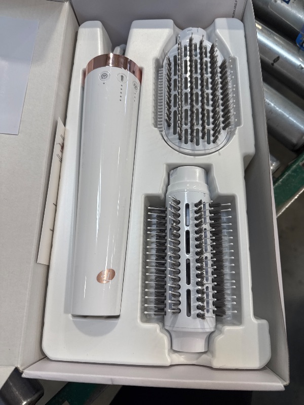 Photo 1 of "T3 AireBrush Duo Interchangeable Hot Air Blow Dry Brush with Two Attachments ? Includes 15 Heat and Speed Combinations, T3 IonFlow Technology, Volume Booster Switch, Lock-in Cool Shot"