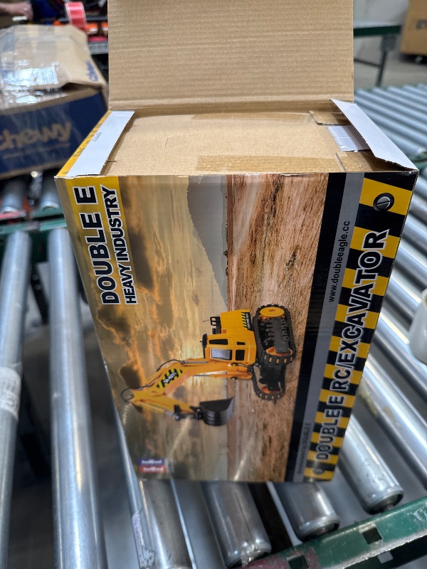 Photo 1 of DOUBLE E Remote Control Excavator Toy 2 Batteries RC Excavators Sandbox Digger Hydraulic Construction Toys Vehicles Birthday Gift for Boys Kids 3-14 Years