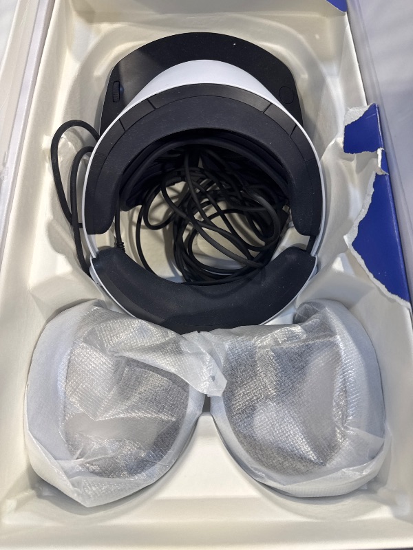 Photo 1 of PlayStation VR2 Horizon Call of The Mountain™ Bundle (PSVR2)