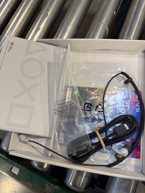 Photo 1 of PlayStation VR2 Horizon Call of The Mountain™ Bundle (PSVR2)