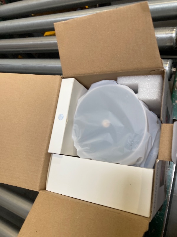 Photo 1 of ?Electric Focus?Mini Portable Projector with 4K Support, Bluetooth 5.4 WIFI6, 5watt Sound Base Speaker, 260 ANSI, Android 11, 210° Rotation , Auto Keystone Correction Video Projector HY300 PLUS